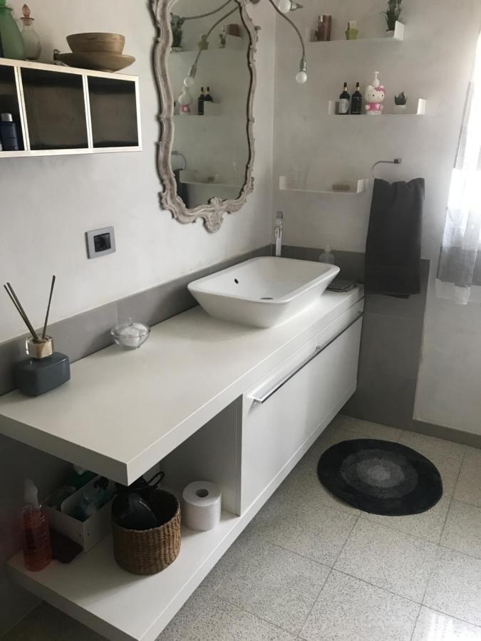 Camera Con Bagno Privato E Parcheggio 卢卡 外观 照片