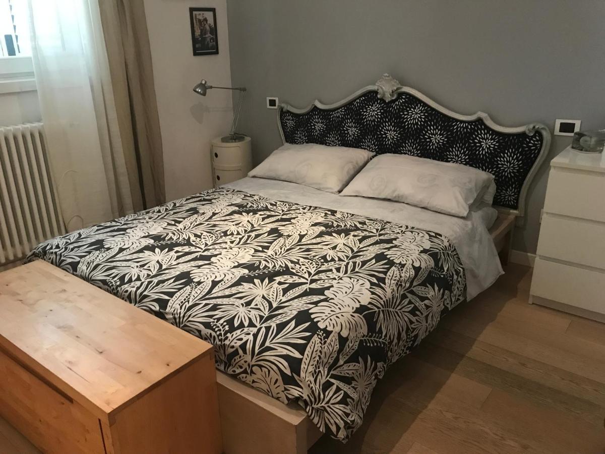 Camera Con Bagno Privato E Parcheggio 卢卡 外观 照片