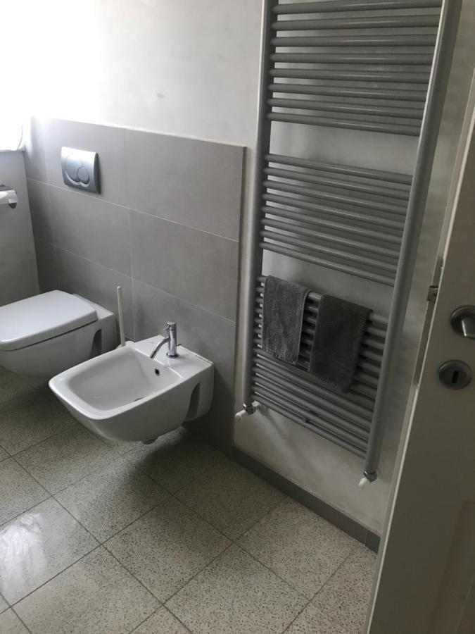 Camera Con Bagno Privato E Parcheggio 卢卡 外观 照片